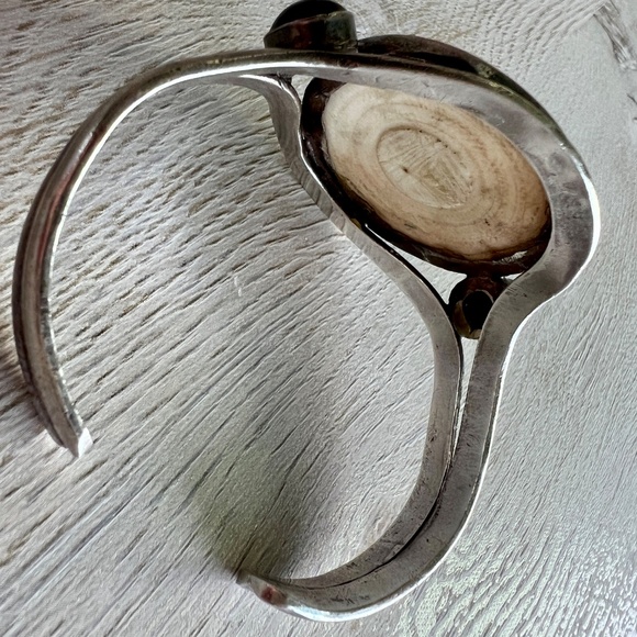 Sold! Vintage Artisan Silver-Tone Cuff Bracelet Turquoise Black Obsidian Bone - Picture 13 of 15